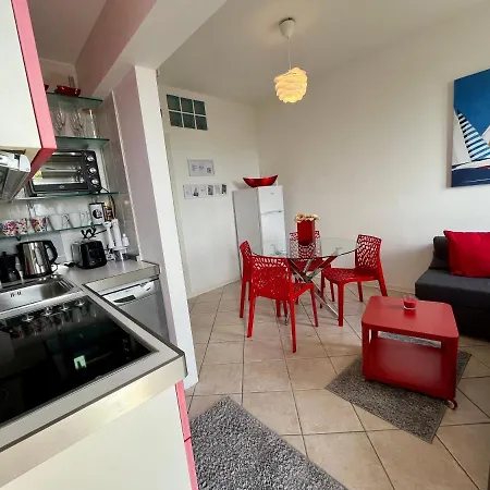 Apartment Insulae *